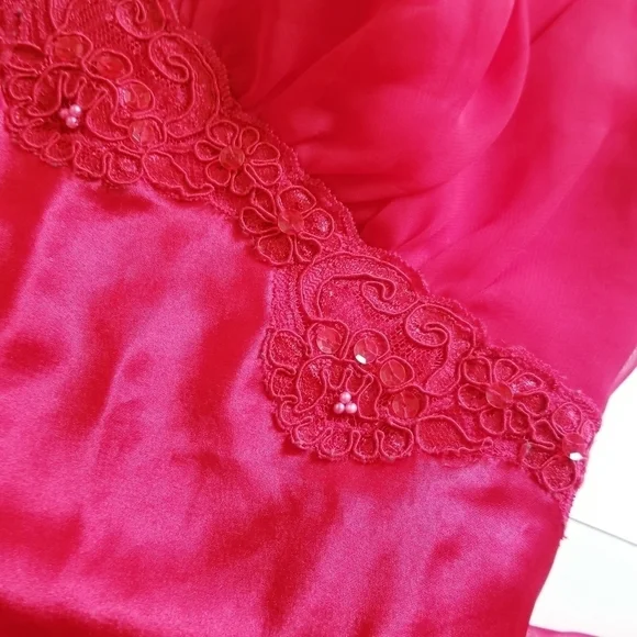 VICTORIAS SECRET Gold Label Vintage Satin Red Teddy Bodysuit Medium